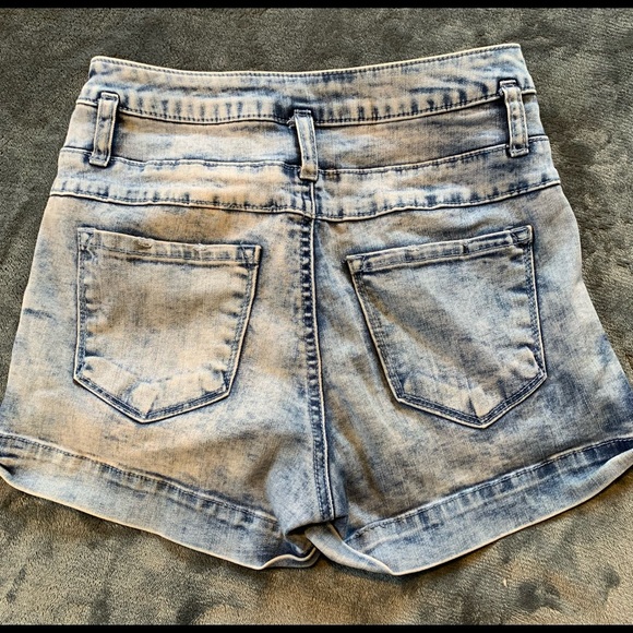 Refuge jean shorts size 2 - Picture 2 of 2